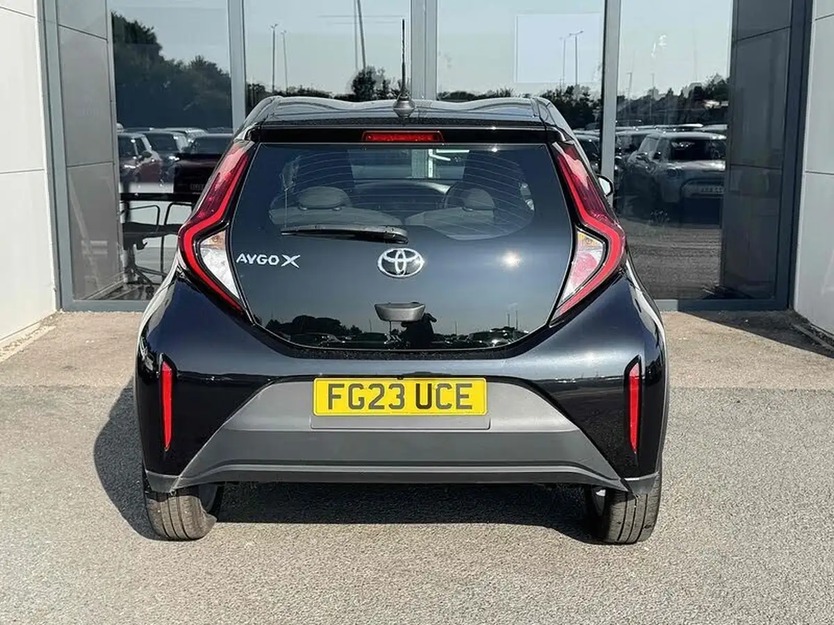 2023-toyota-aygo-x-10-vvt-i-pure-big-14