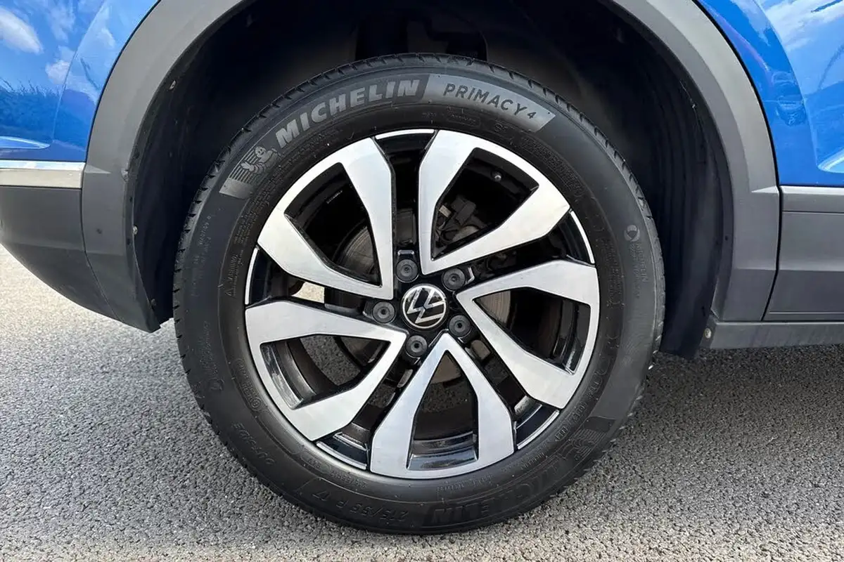 2021-volkswagen-t-roc-15-tsi-active-hatchback-5d-dsg-big-10