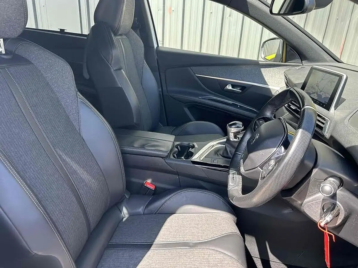 2018-peugeot-5008-suv-12-puretech-gt-line-big-9