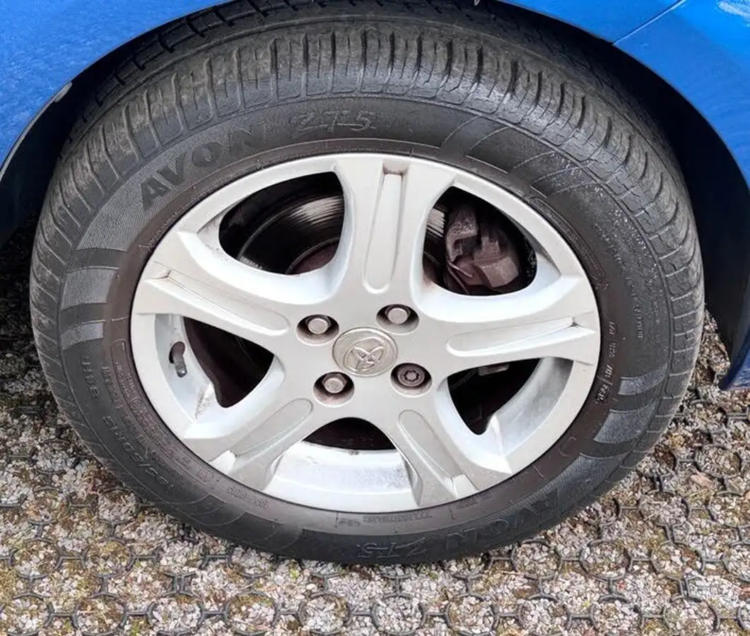 2010-toyota-yaris-10-tr-3d-big-37