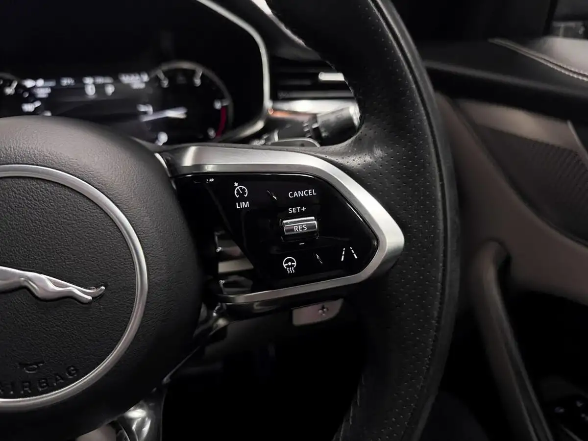 2022-jaguar-f-pace-20-d200-r-dynamic-black-big-45