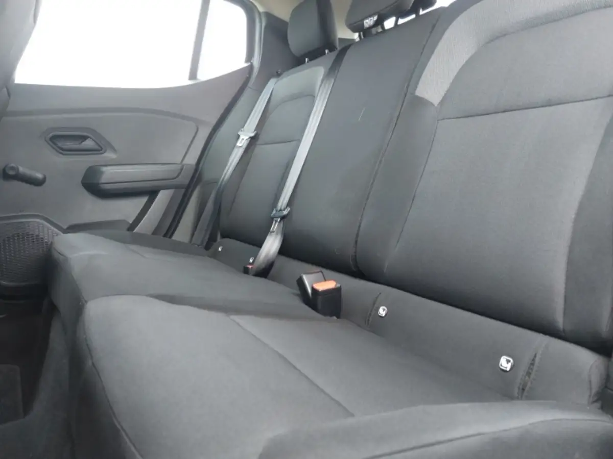 2024-dacia-sandero-10-tce-essential-90bhp-big-5