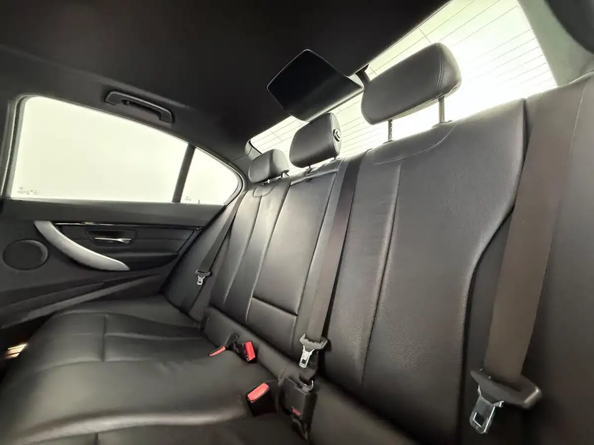 2018-bmw-3-series-20-330e-m-sport-big-17