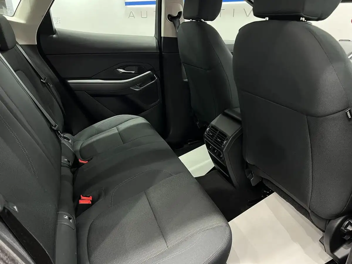 2018-jaguar-e-pace-20-i4d-150ps-ss-big-58