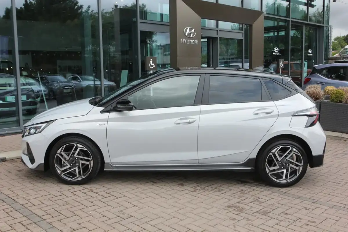 2025-hyundai-i20-10-t-gdi-n-line-s-big-24