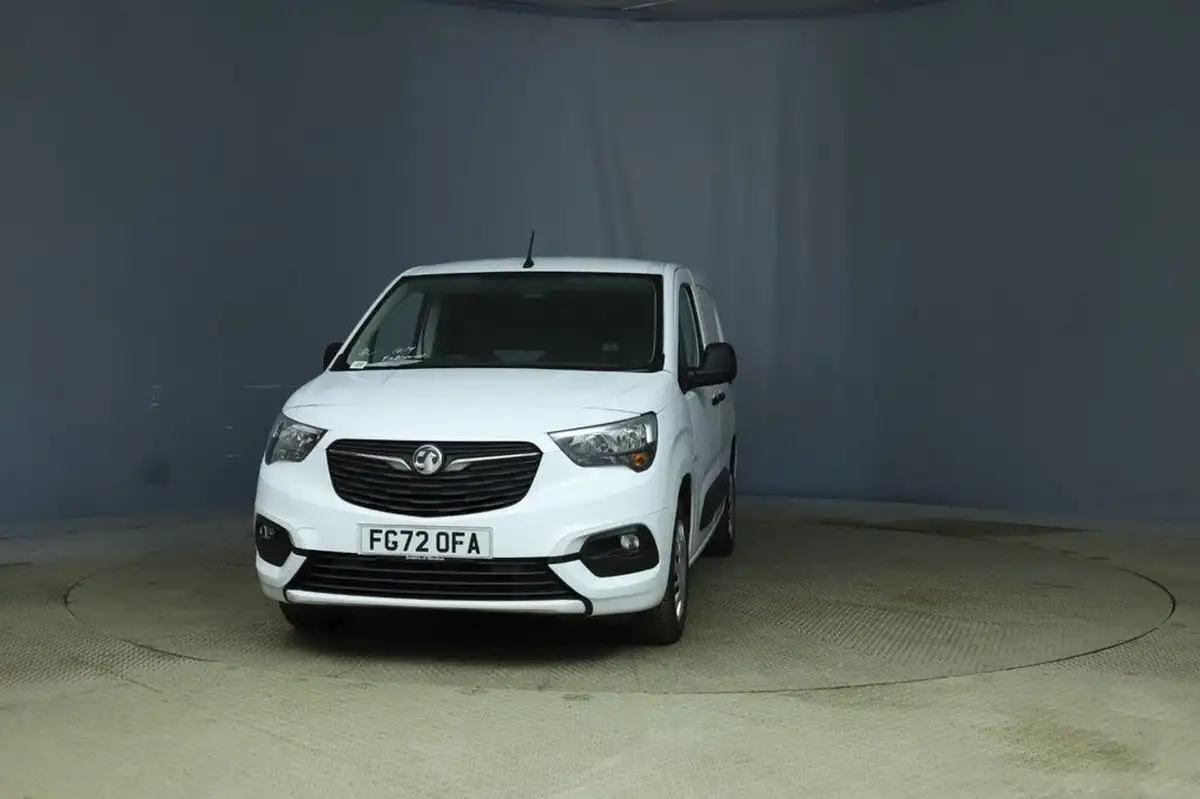 2022-vauxhall-combo-15cdti-sportive-2300-100pseu6dt-l1h1-big-2