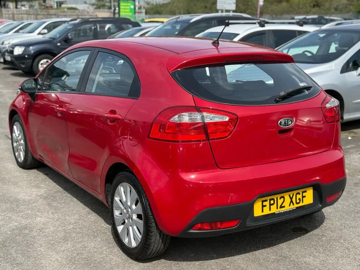 2012-kia-rio-11crdi-2-big-5