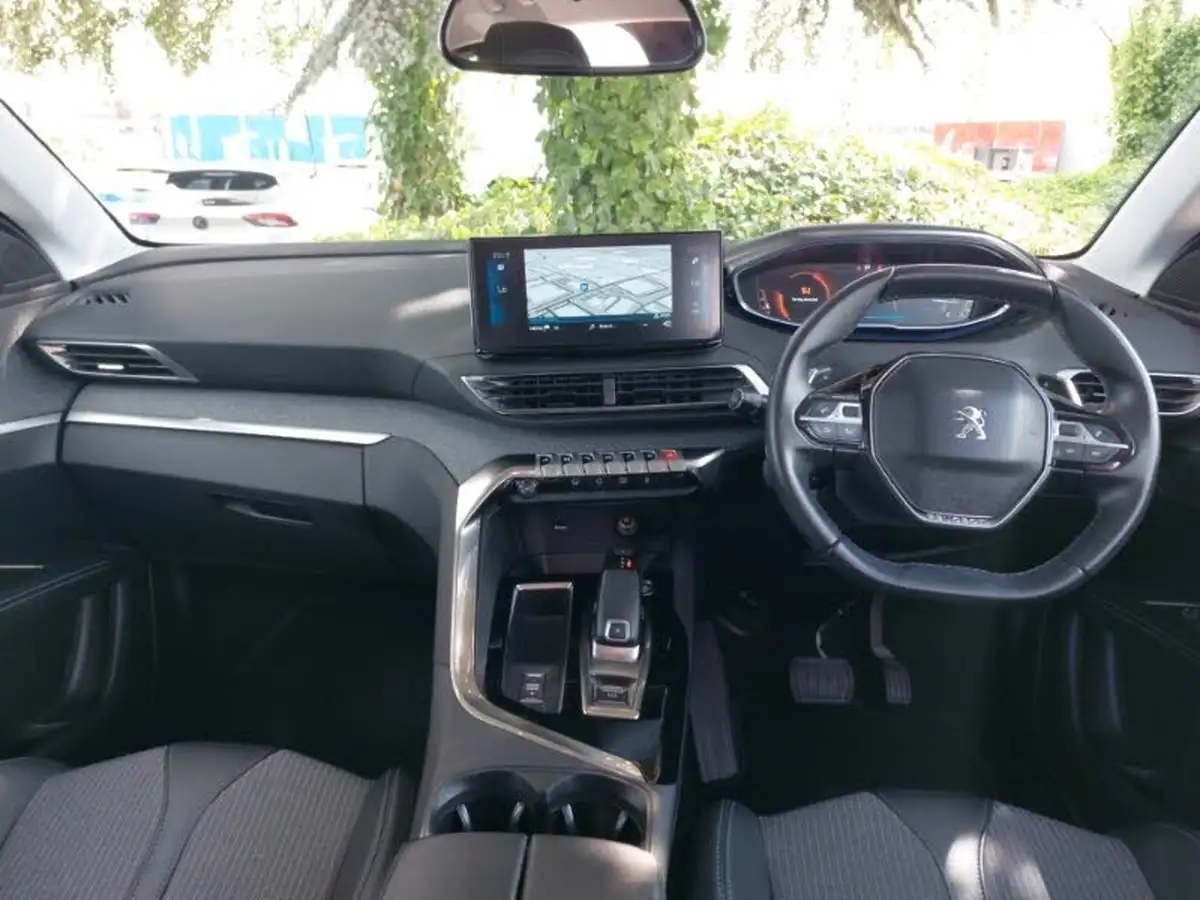 2022-peugeot-3008-suv-12-puretech-allure-premium-eat8-big-2