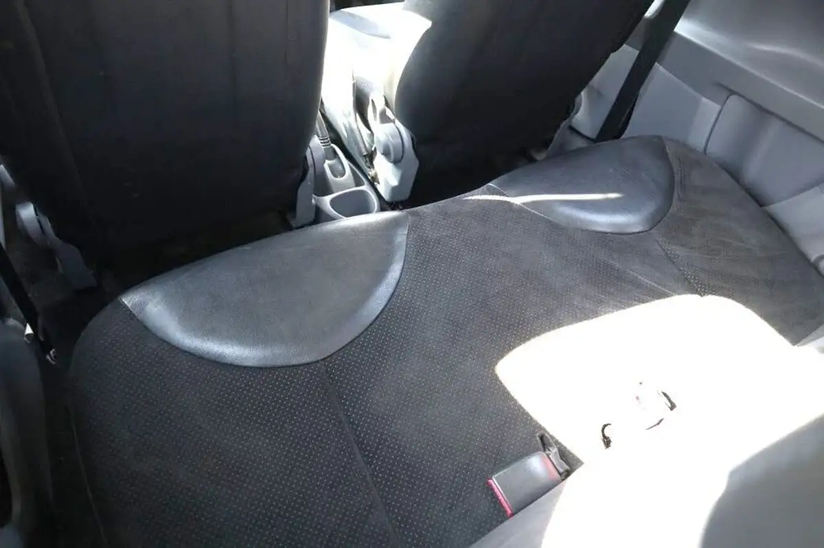 2011-toyota-aygo-10-aygo-ice-3d-big-50