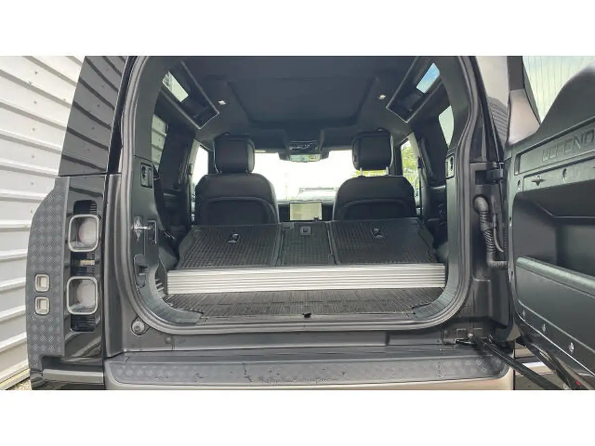 2022-land-rover-90-defender-50-p525-v8-big-9