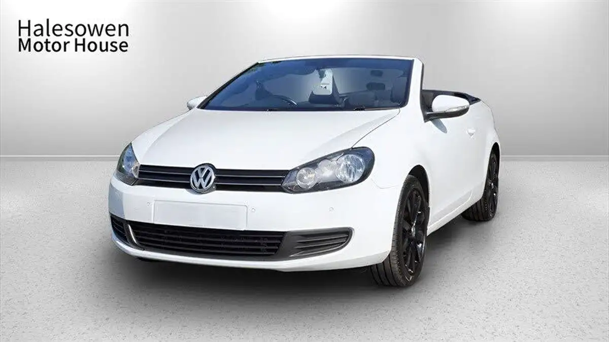 2013-volkswagen-golf-16td-se-bluemotion-tech-cabriolet-2d-big-5