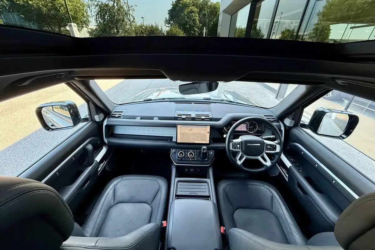 2023-land-rover-110-defender-30-d300-hse-big-2