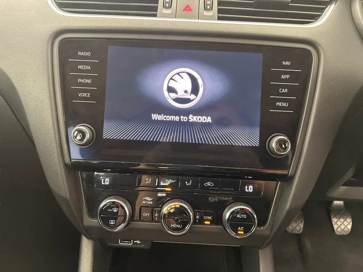 2020-skoda-octavia-10-tsi-se-technology-115ps-estate-big-17