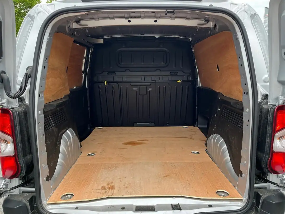 2024-peugeot-partner-15-bluehdi-professional-100pseu6d-big-10