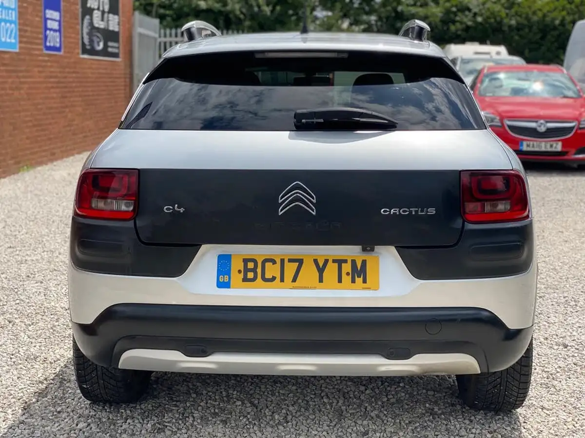 2017-citroen-c4-cactus-12-puretech-rip-curl-big-18
