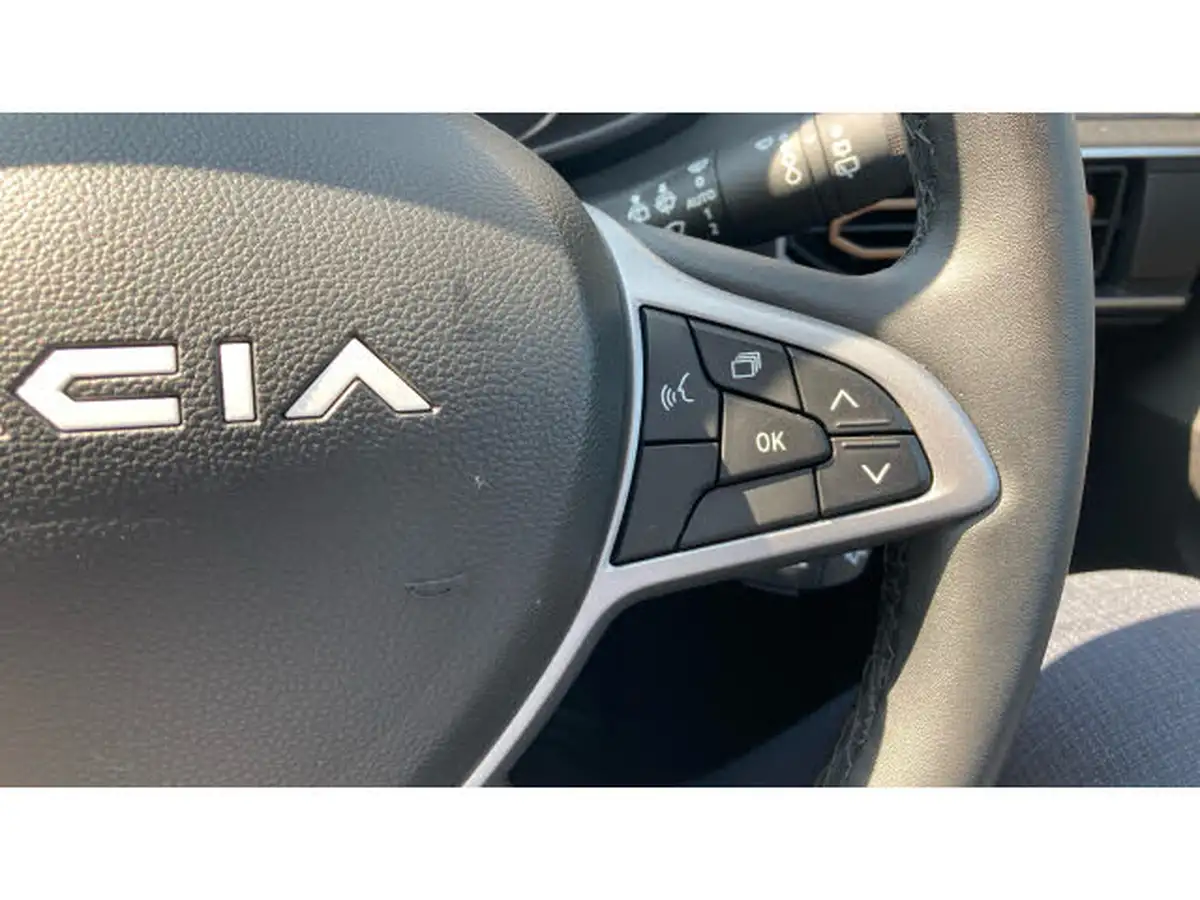 2024-dacia-sandero-stepway-10-tce-extreme-90bhp-big-33