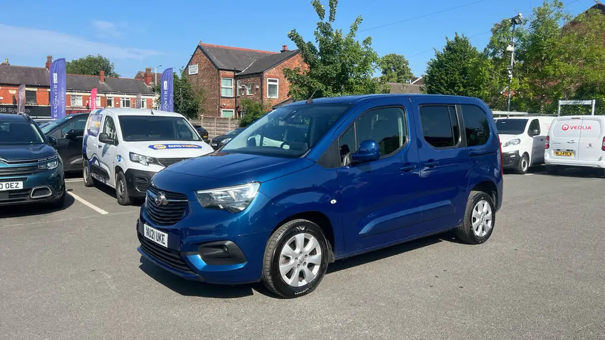 2021-vauxhall-combo-life-15-se-100ps-big-6