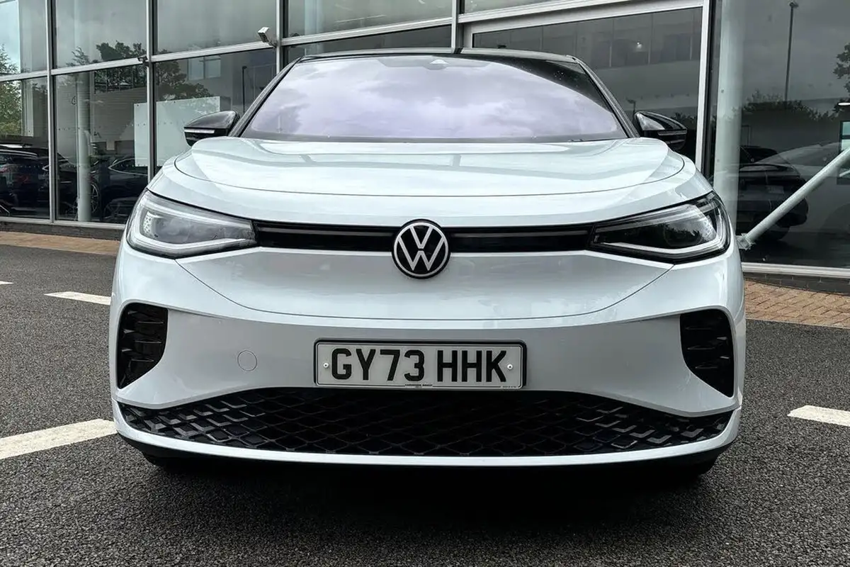 2023-volkswagen-id5-e-gtx-style-299ps-awd-big-10