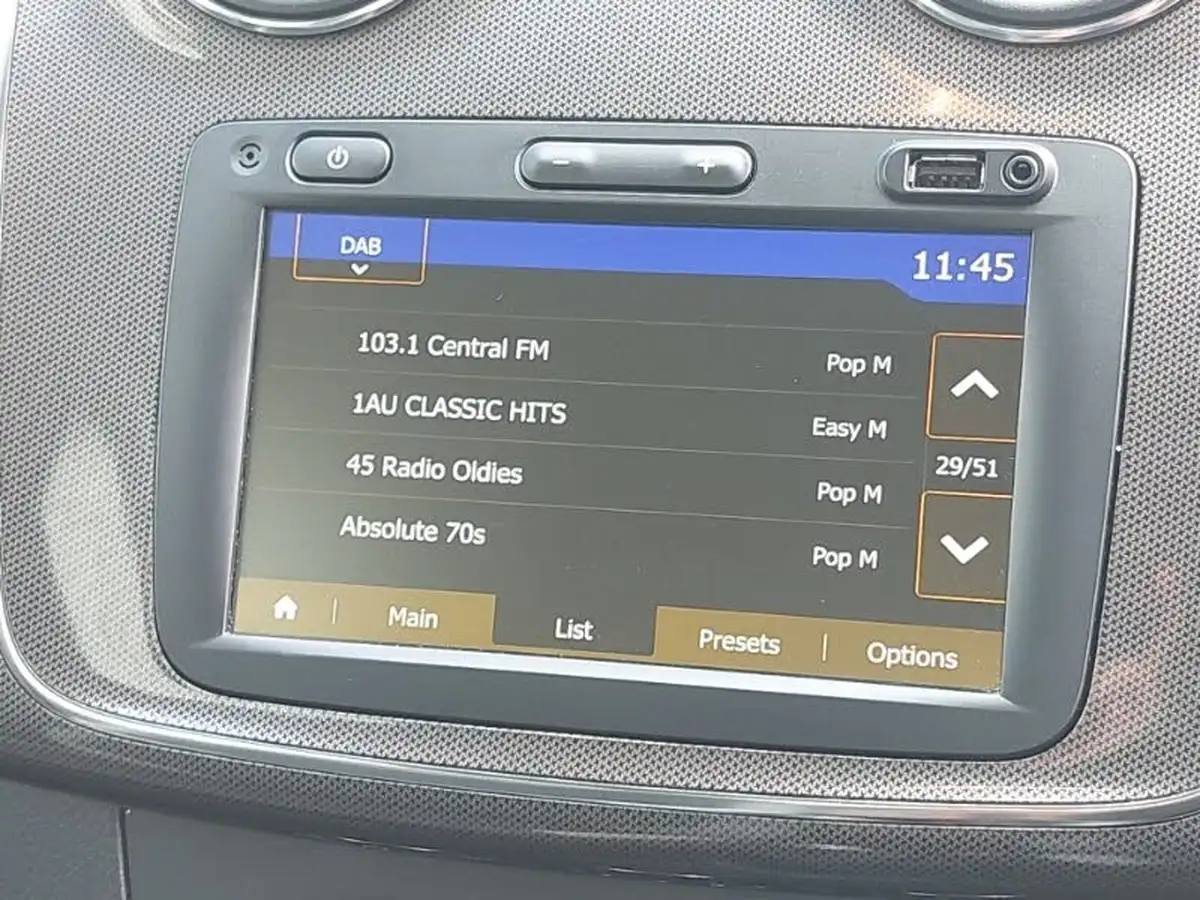 2021-dacia-sandero-stepway-09-tce-comfort-big-11