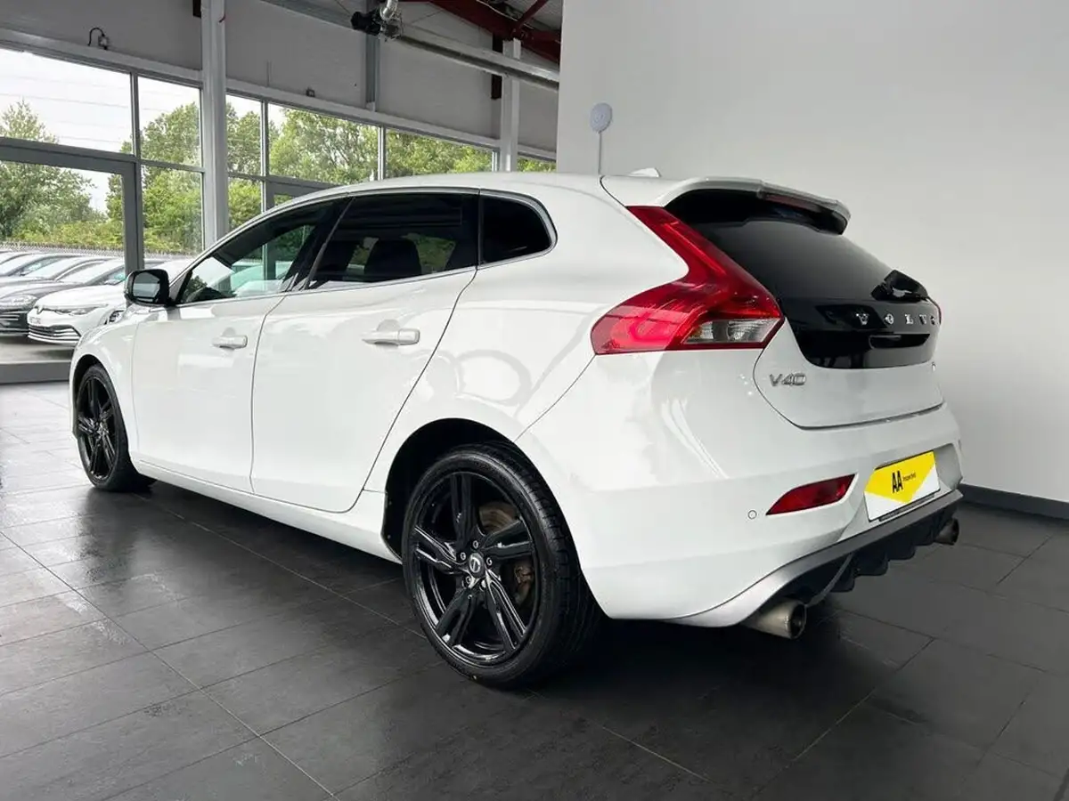 2017-volvo-v40-20-t3-r-design-pro-big-7