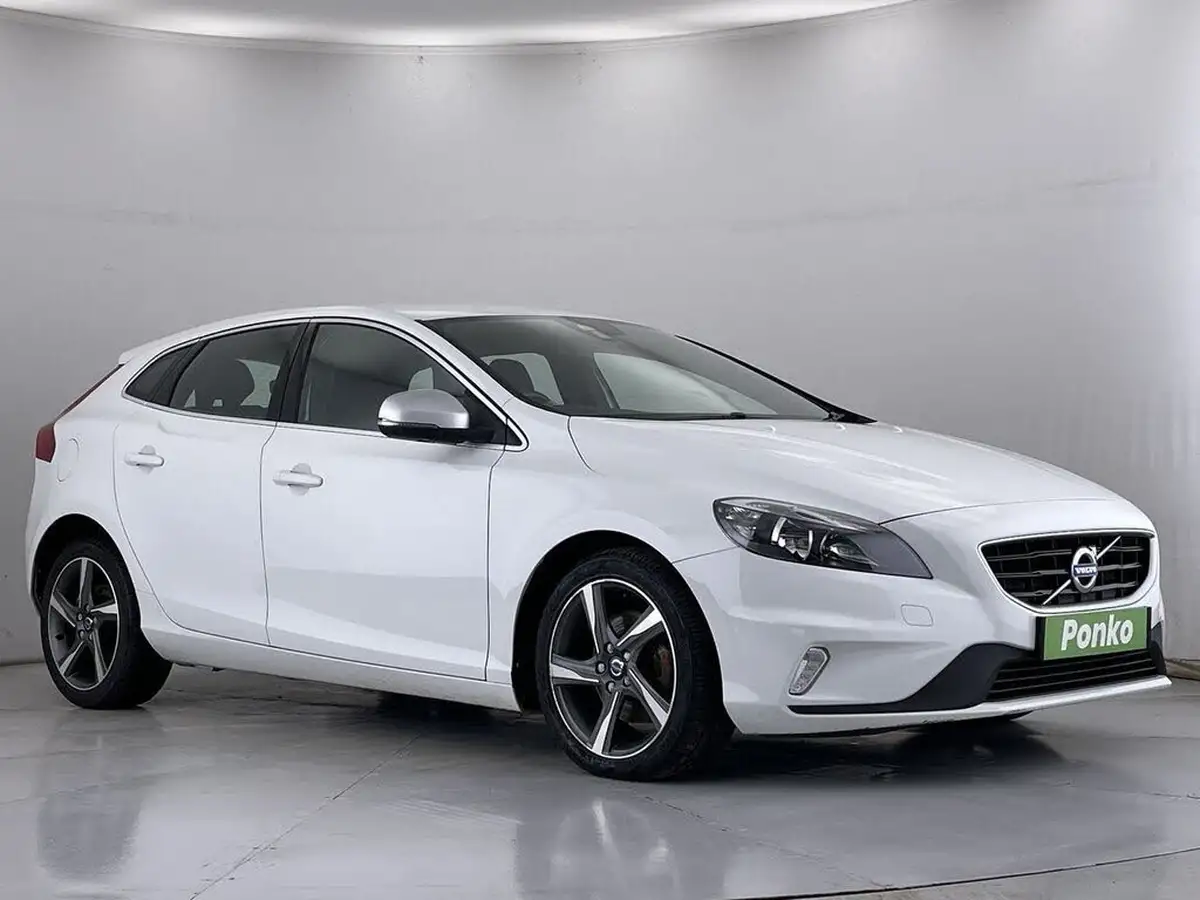 2016-volvo-v40-20-t2-r-design-big-0