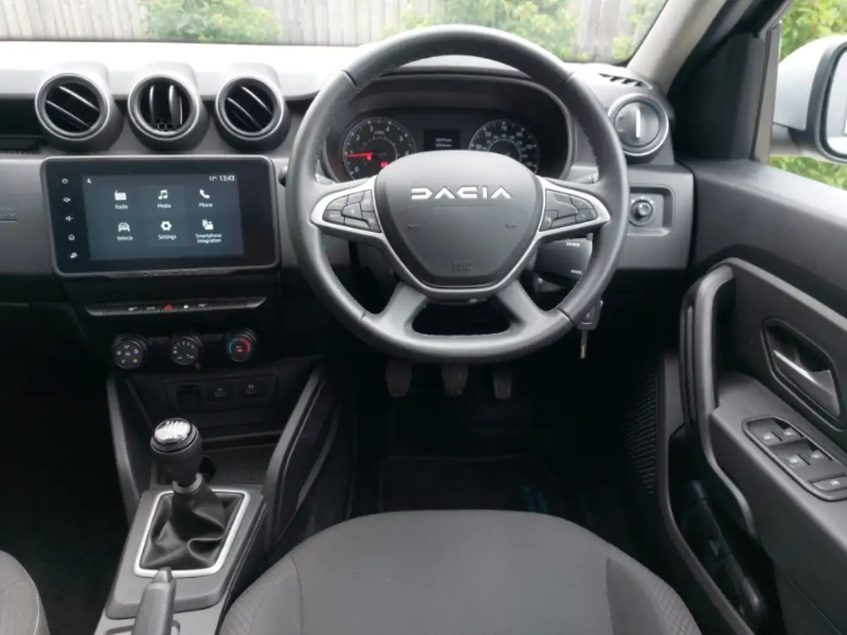 2023-dacia-duster-13-tce-expression-130bhp-station-wagon-5d-big-6