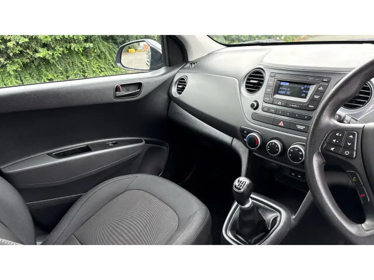 2017-hyundai-i10-10-se-big-13