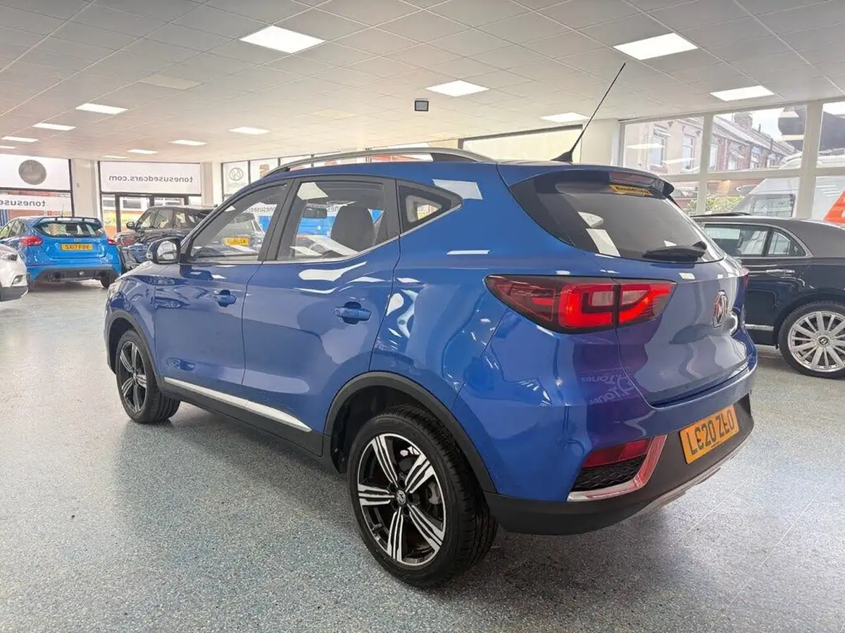 2020-mg-zs-suv-10t-gdi-exclusive-111ps-big-12