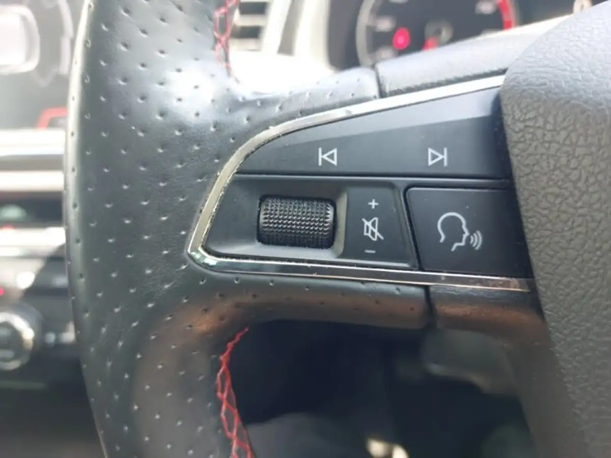 2019-seat-leon-15-tsi-evo-fr-130ps-hatchback-big-15