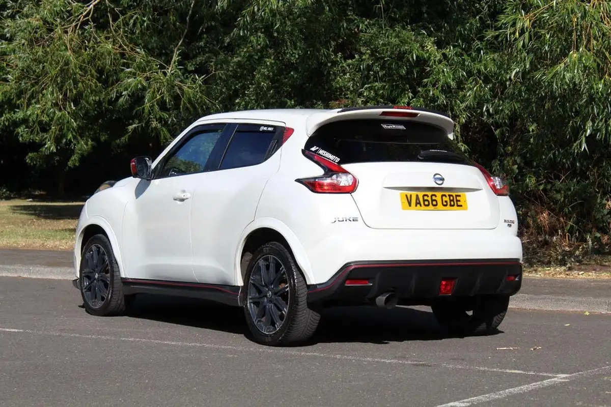 2017-nissan-juke-16-nismo-rs-218ps-big-2