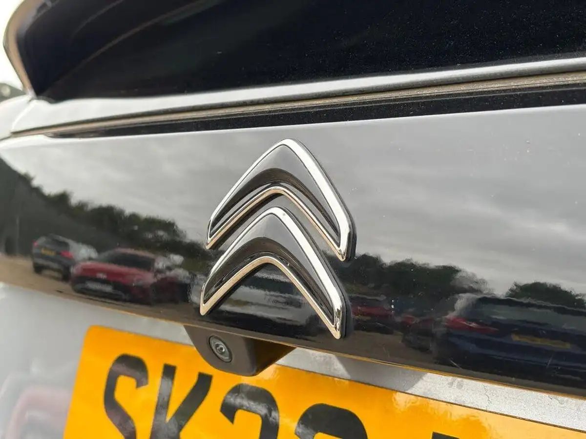 2022-citroen-c4-12-puretech-shine-130ps-big-49