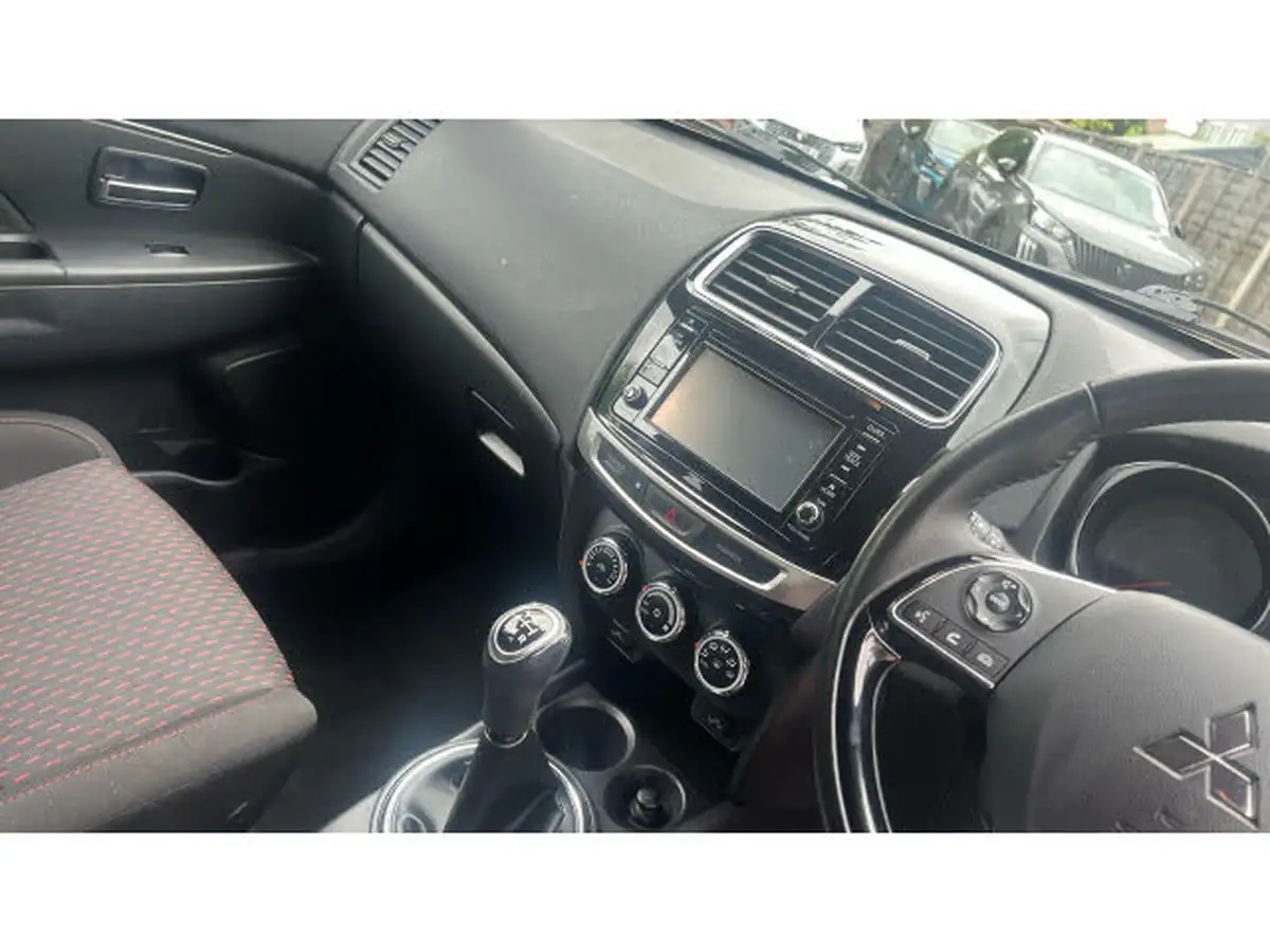 2017-mitsubishi-asx-16-3-big-13