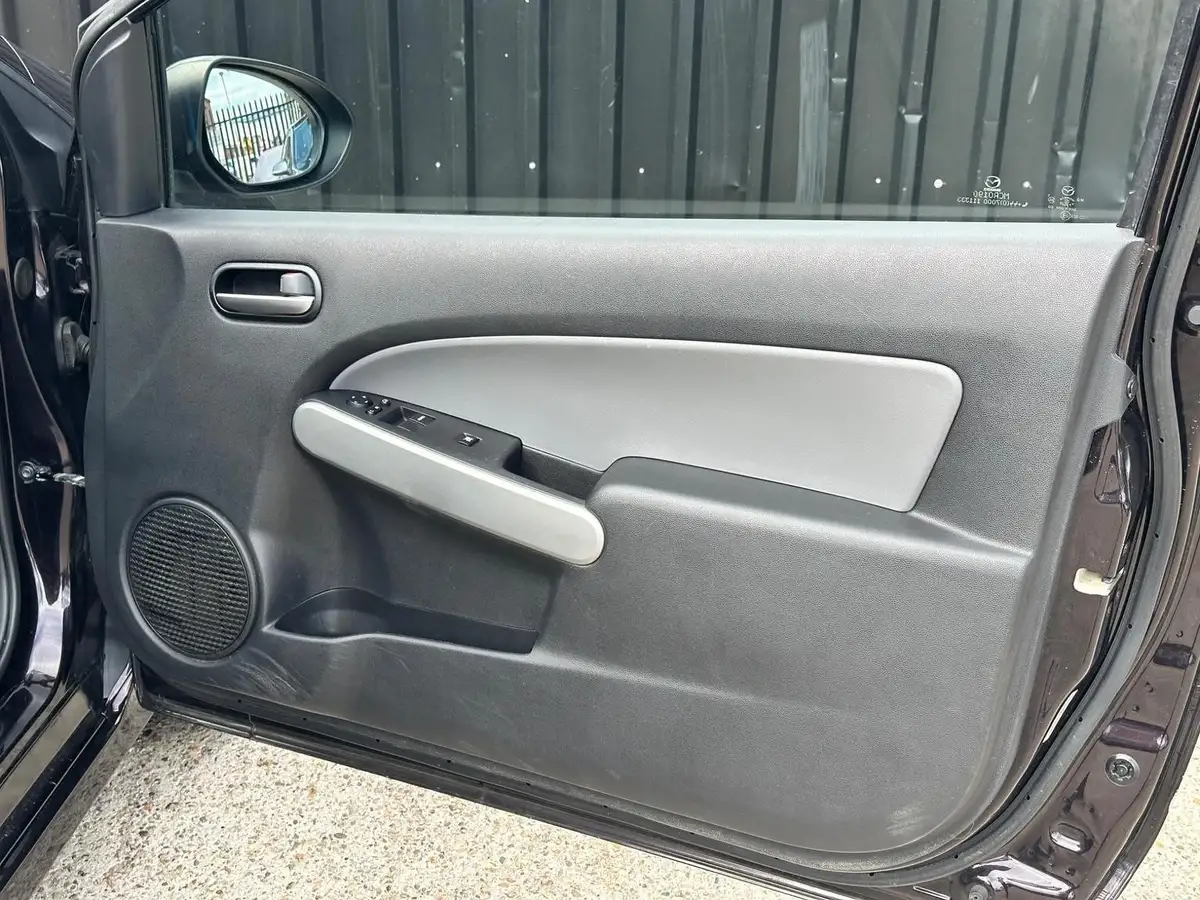 2009-mazda-mazda2-13-tamura-3d-big-9