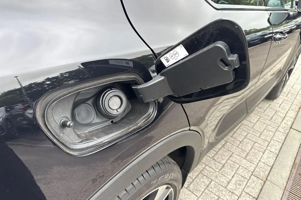 2021-volvo-xc40-20-b4-r-design-pro-194bhp-awd-auto-big-17