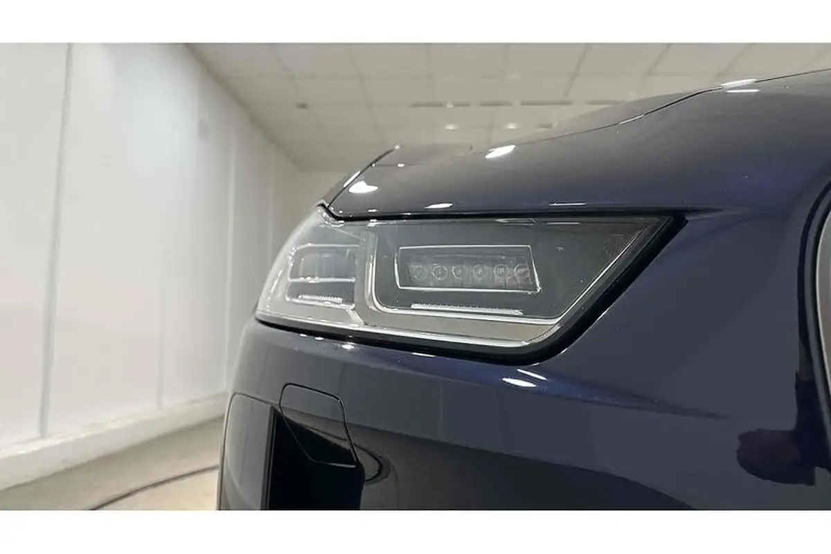 2022-jaguar-i-pace-ev400-se-big-17