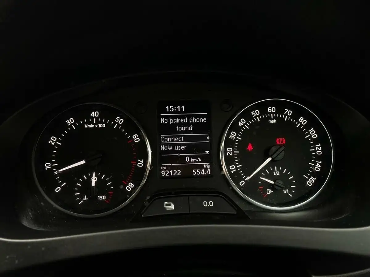2014-skoda-rapid-spaceback-12-se-105ps-big-16