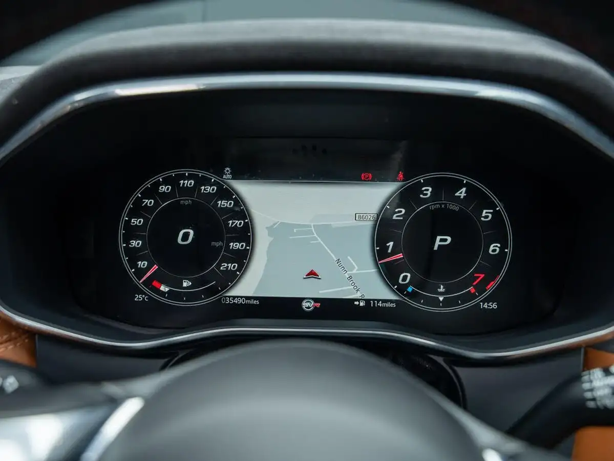 2022-jaguar-f-pace-50-v8-p550-svr-big-32