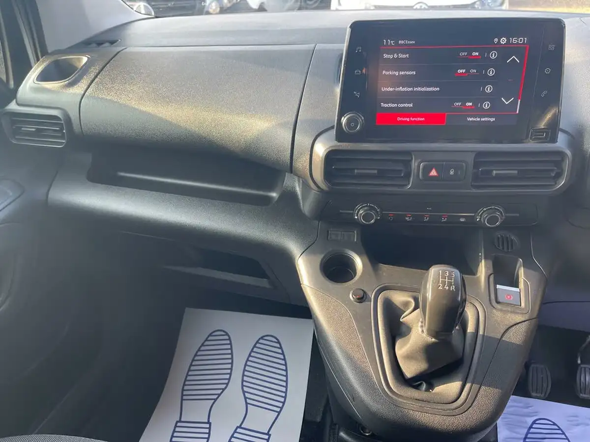 2020-citroen-berlingo-15bluehdi-1000-enterprise-100pseu6dt-e-ss-panel-big-12
