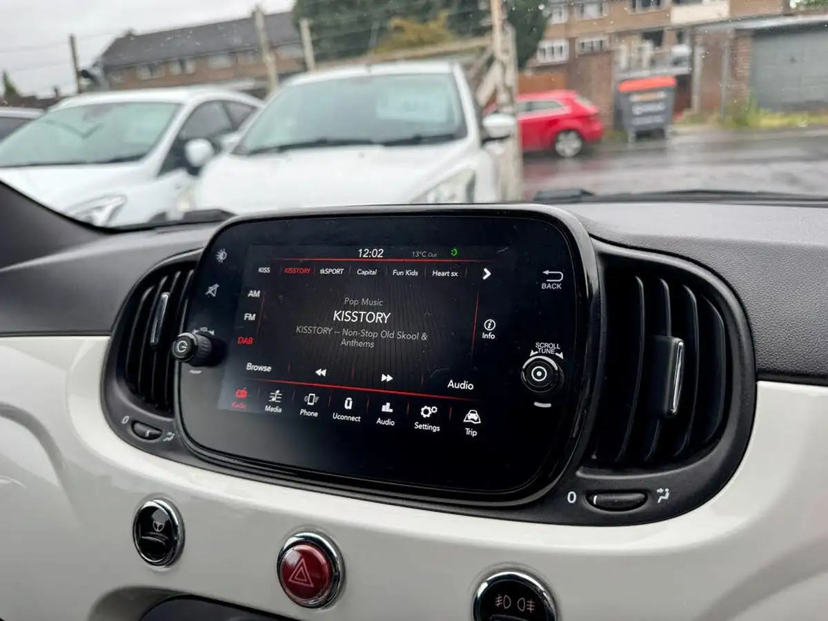 2019-fiat-500-12-lounge-big-30