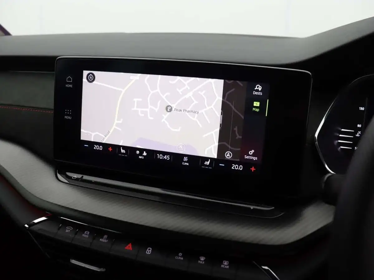2023-skoda-octavia-20-tsi-vrs-estate-big-33