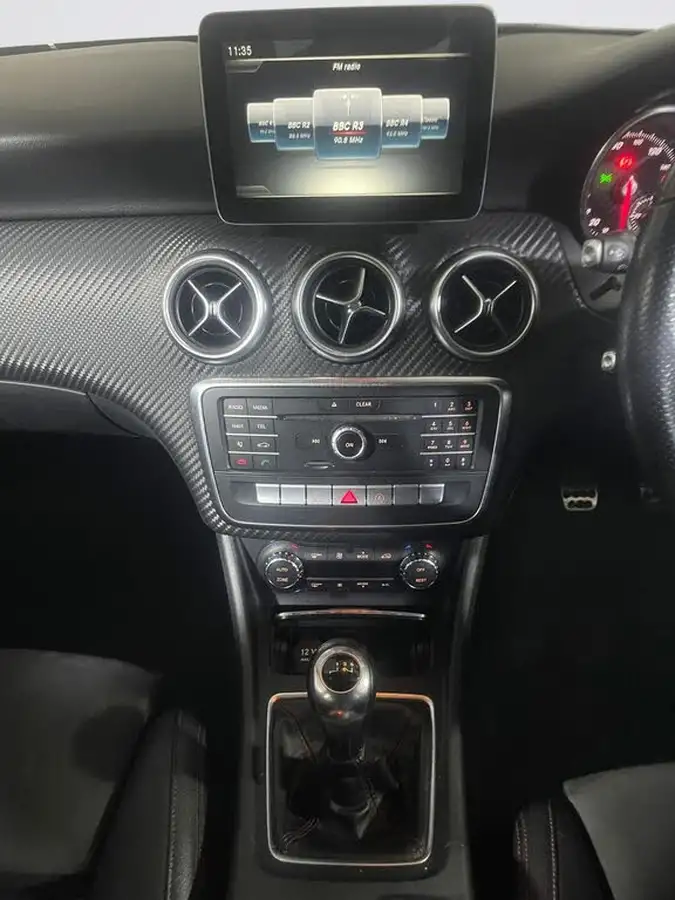2016-mercedes-benz-a-class-16-a180-amg-line-ss-big-23