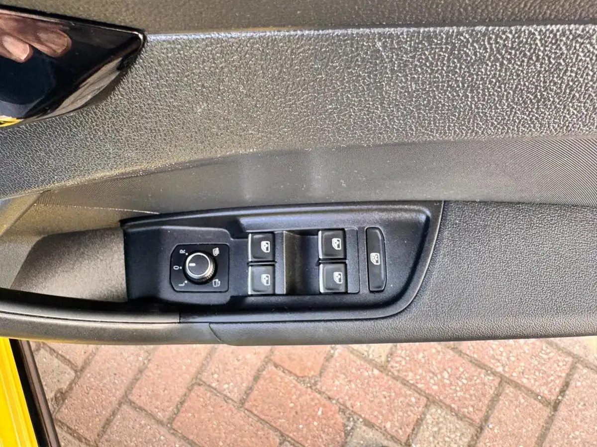 2020-audi-a1-15-35-tfsi-s-line-style-edition-tronic-big-16