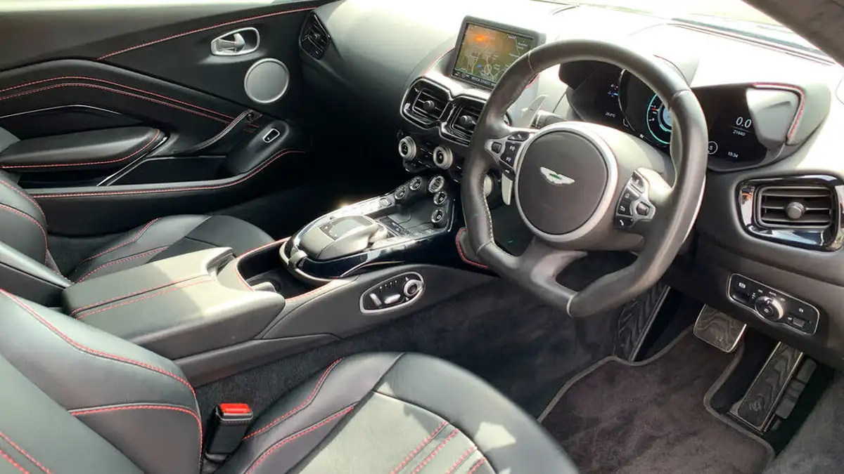 2019-aston-martin-vantage-40-v8-vantage-big-2