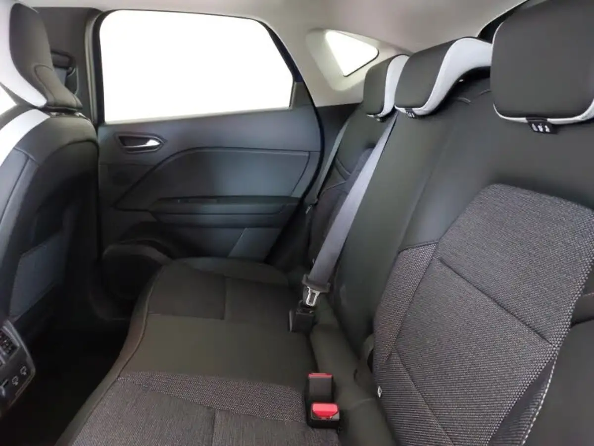 2023-renault-captur-16-techno-145ps-full-big-5