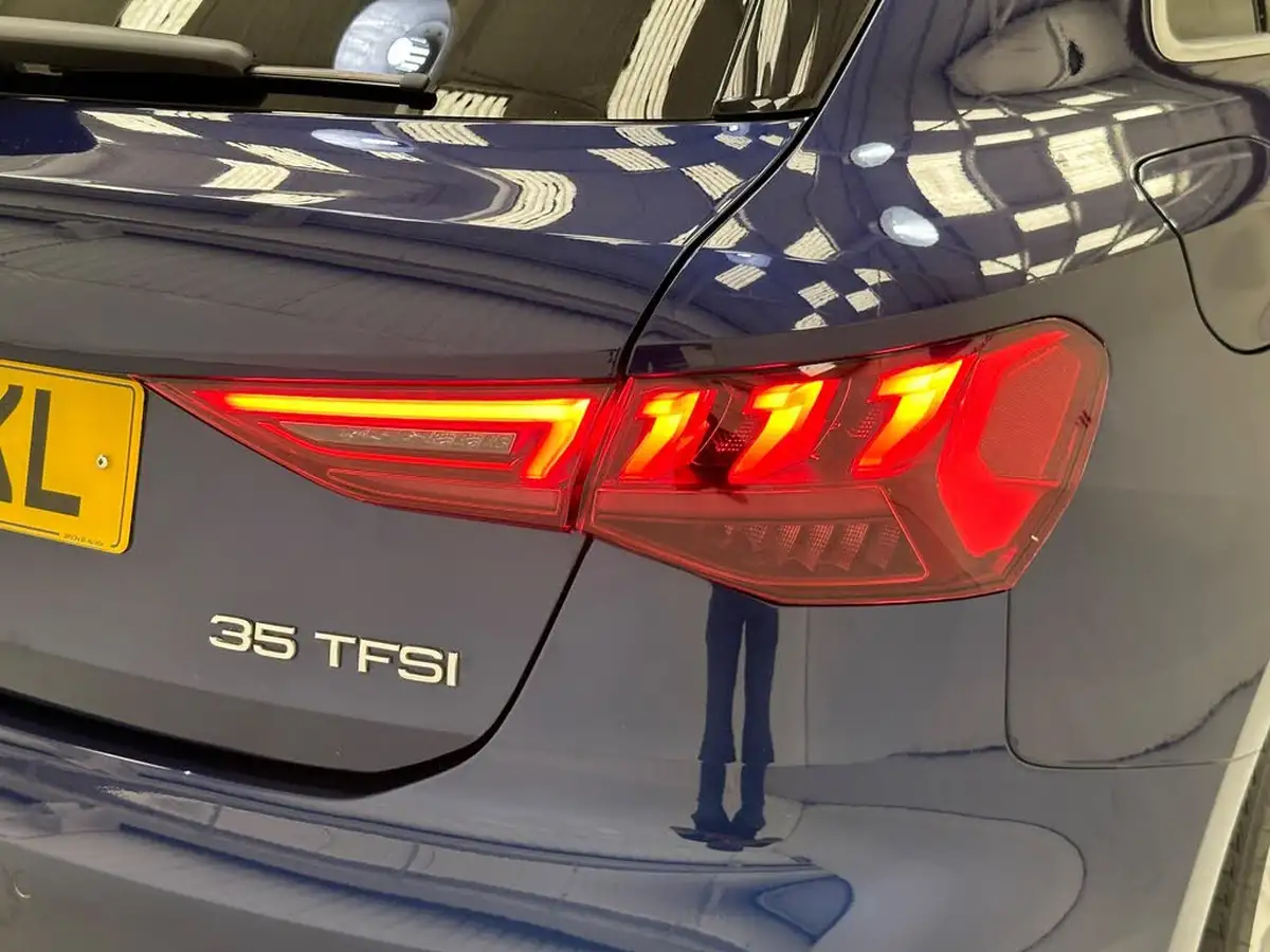 2023-audi-a3-15-35-tfsi-s-line-sportback-5d-big-8