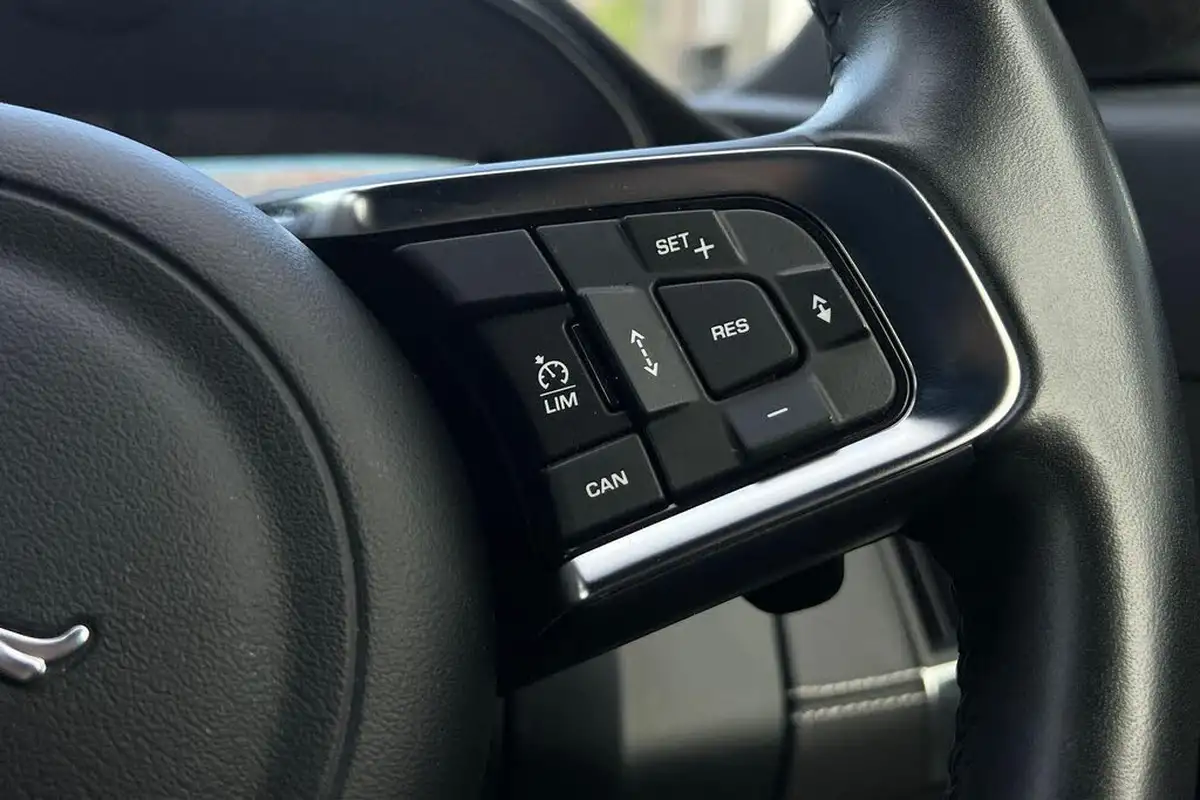 2020-jaguar-e-pace-20-i4-r-dynamic-hse-300ps-big-47