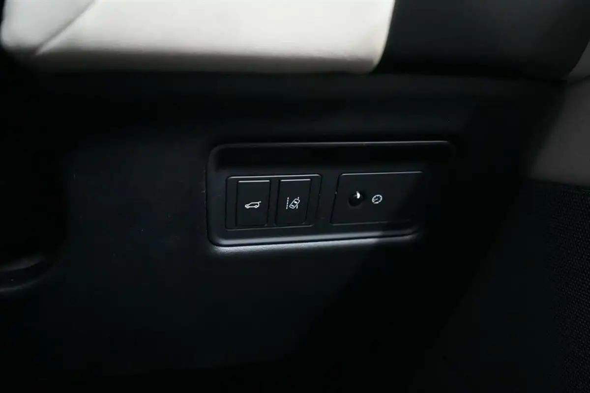 2017-land-rover-range-rover-sport-30-sd-v6-hse-dynamic-306ps-big-43