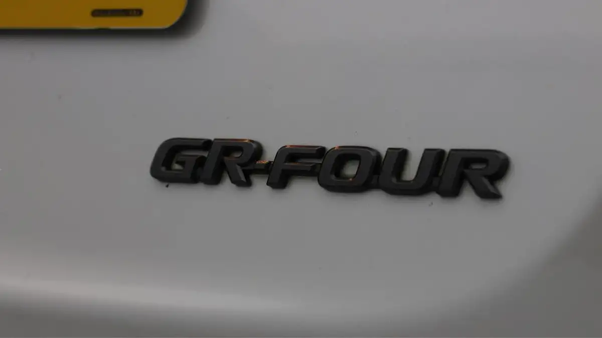 2021-toyota-yaris-16-gr-circuit-pack-big-36