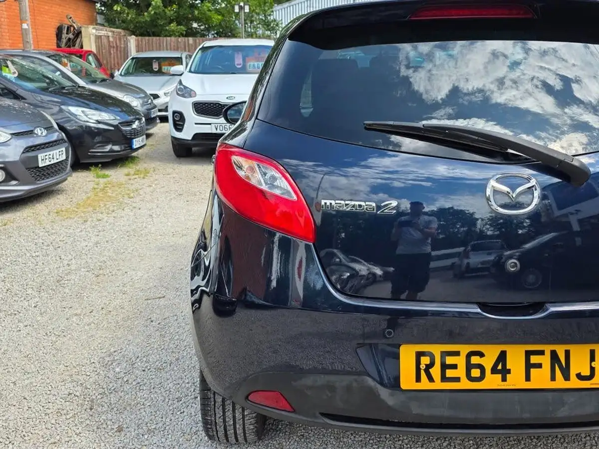 2014-mazda-mazda2-13-sport-venture-big-4