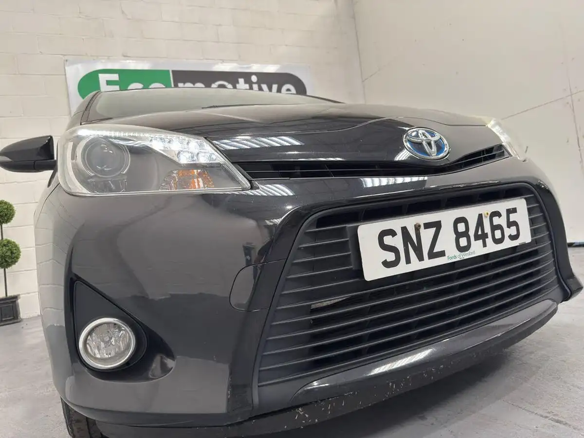2013-toyota-yaris-15-vvt-i-t4-big-6